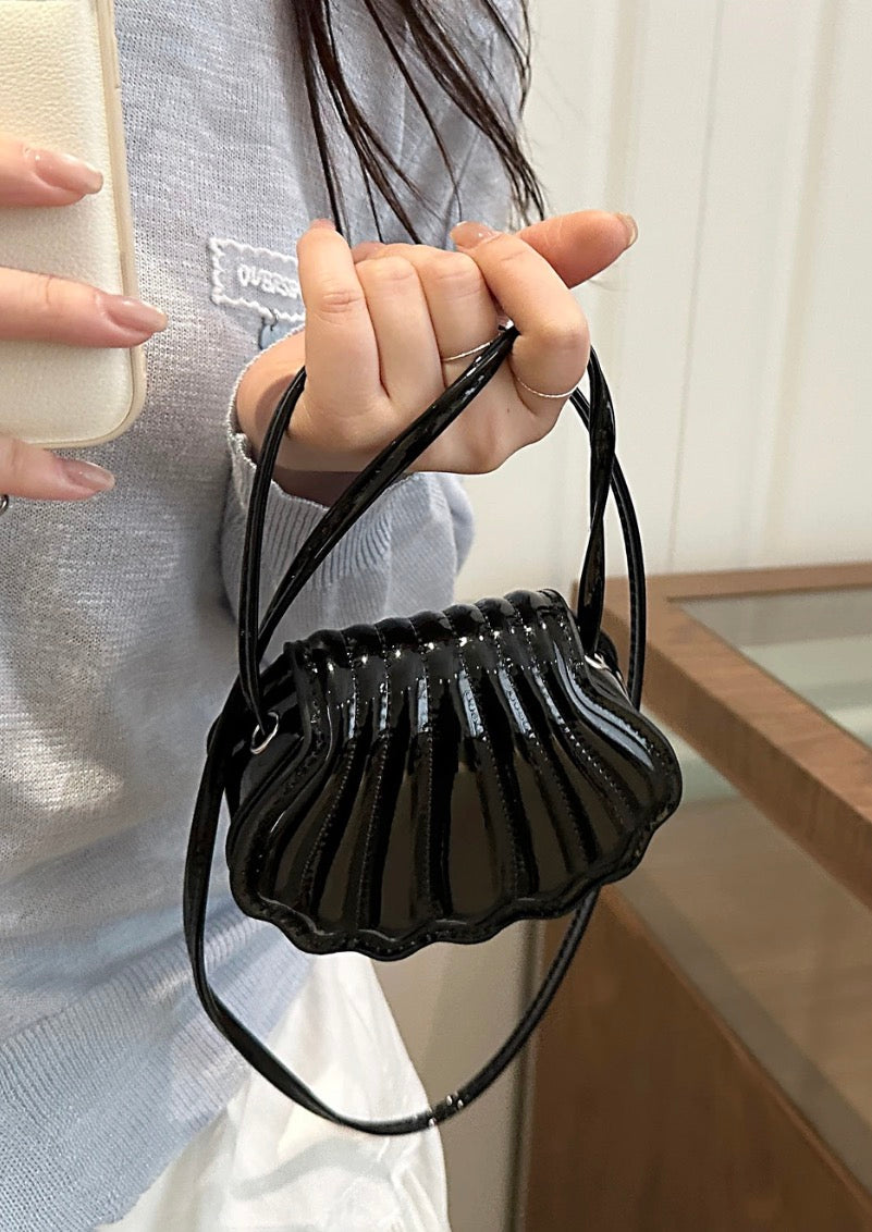 Shell Shoulder Bag (Black)