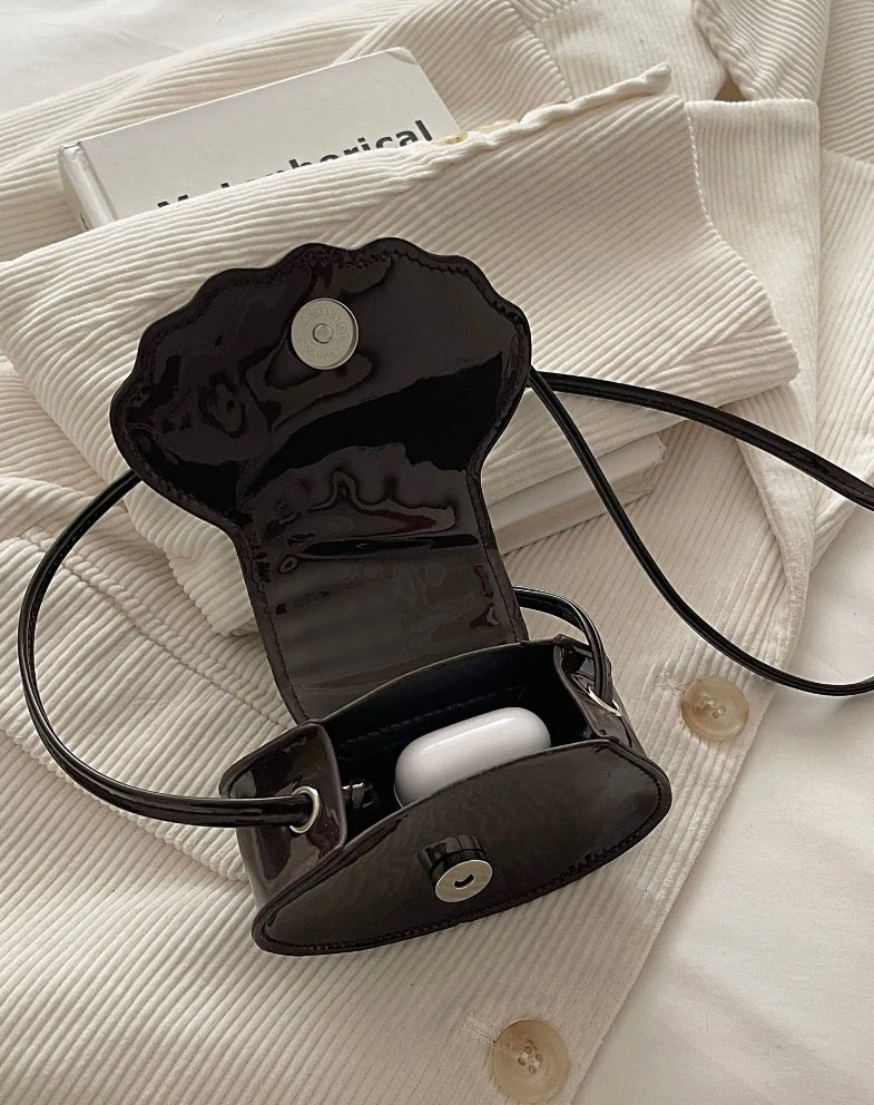 Shell Shoulder Bag (Chocolate)