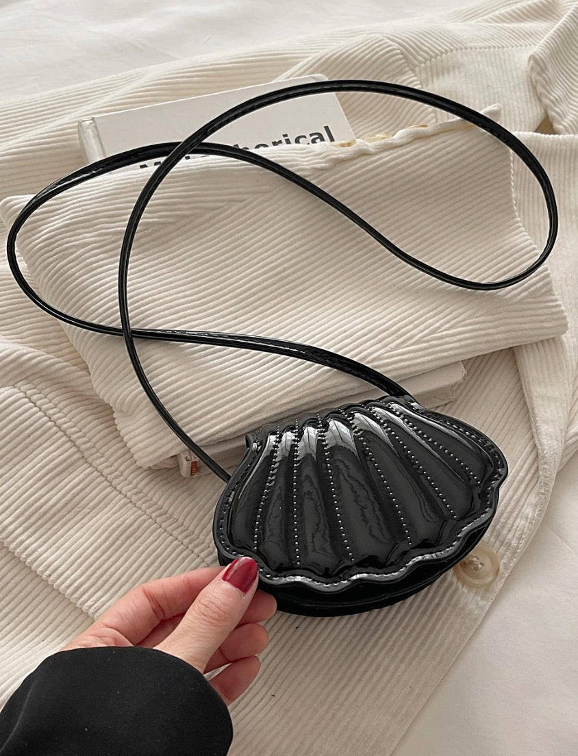 Shell Shoulder Bag (Black)